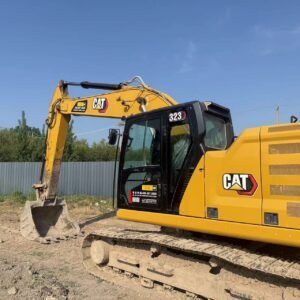 CAT323