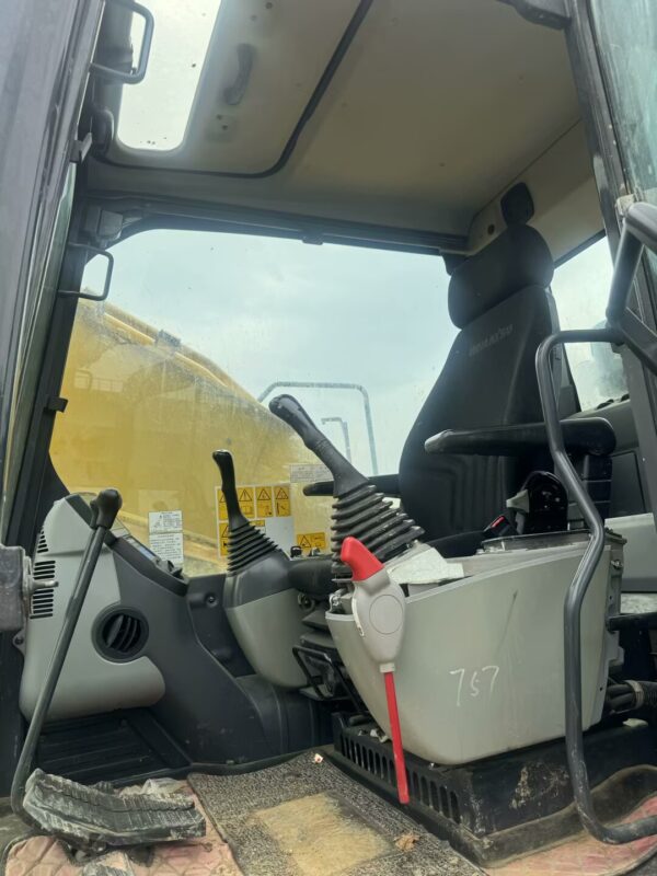 KOMATSU PC200-8 - 图片 3