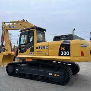 Komatsu PC300-8