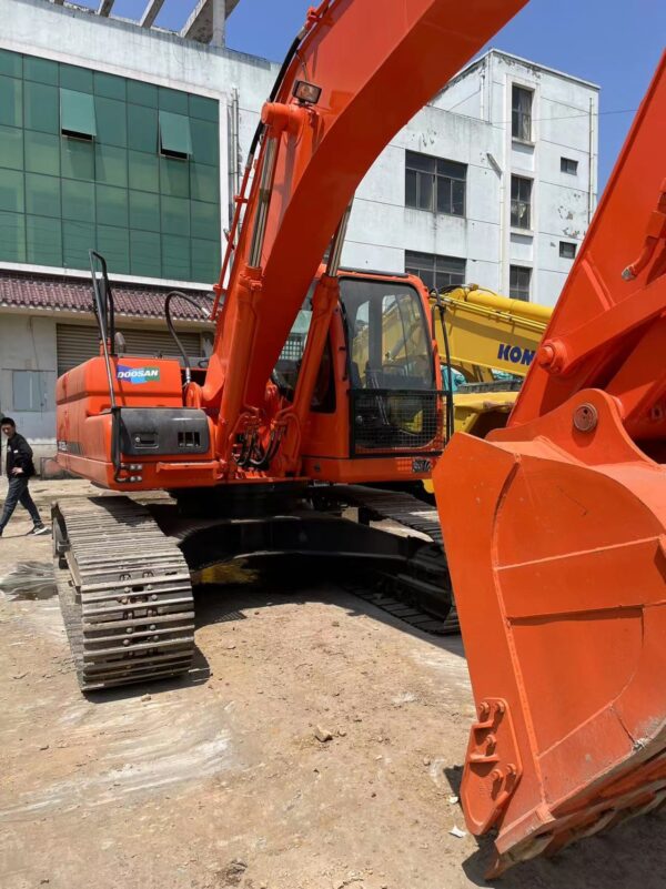 Doosan DX225 - 图片 2