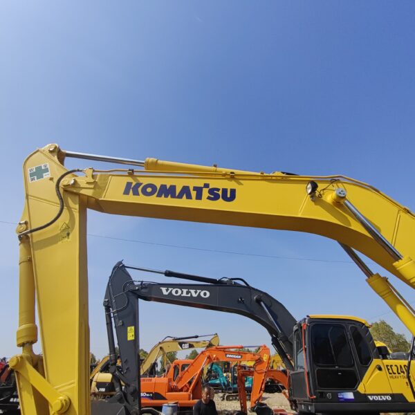 Komatsu PC220-8 - 图片 6