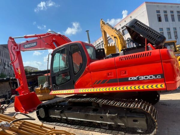 Doosan DX300LC - 图片 2